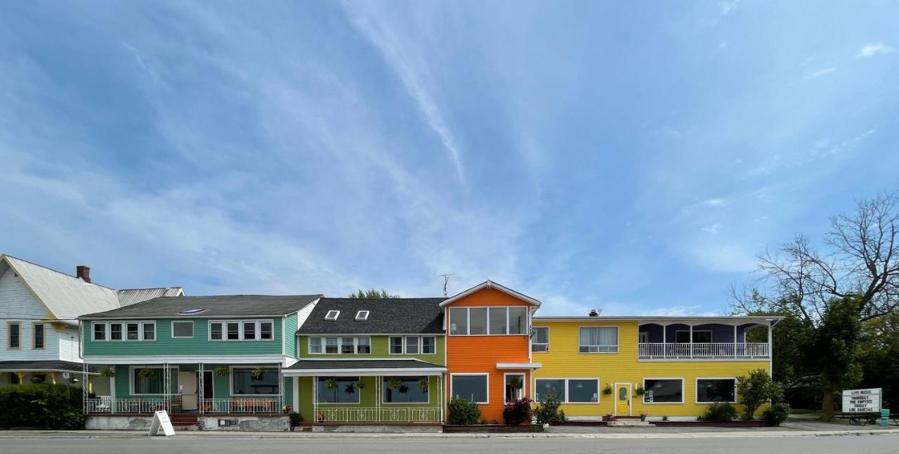 Hotel Wolfe Island Marysville Exterior photo