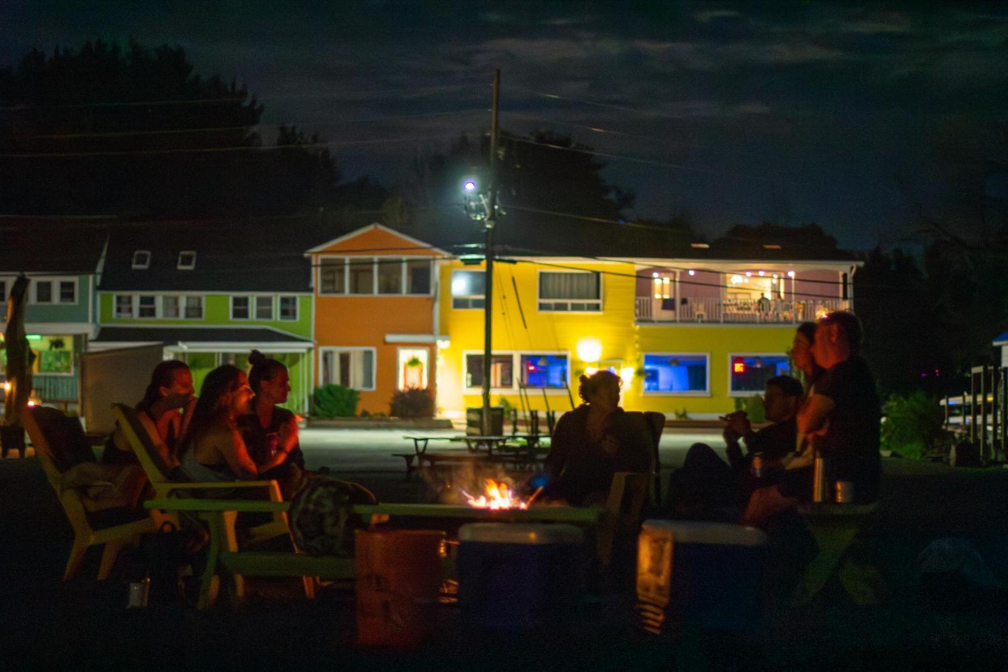 Hotel Wolfe Island Marysville Exterior photo