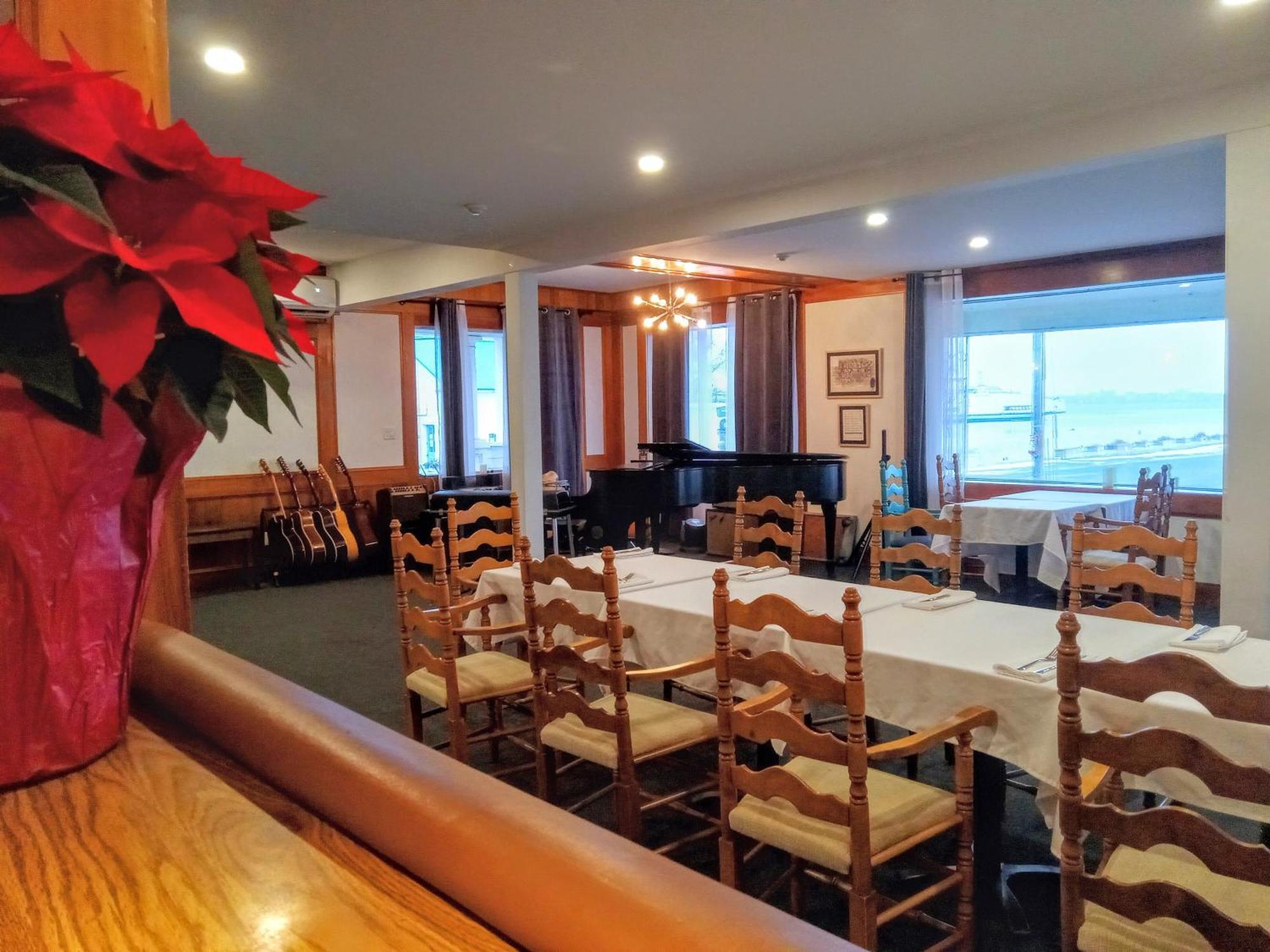 Hotel Wolfe Island Marysville Exterior photo